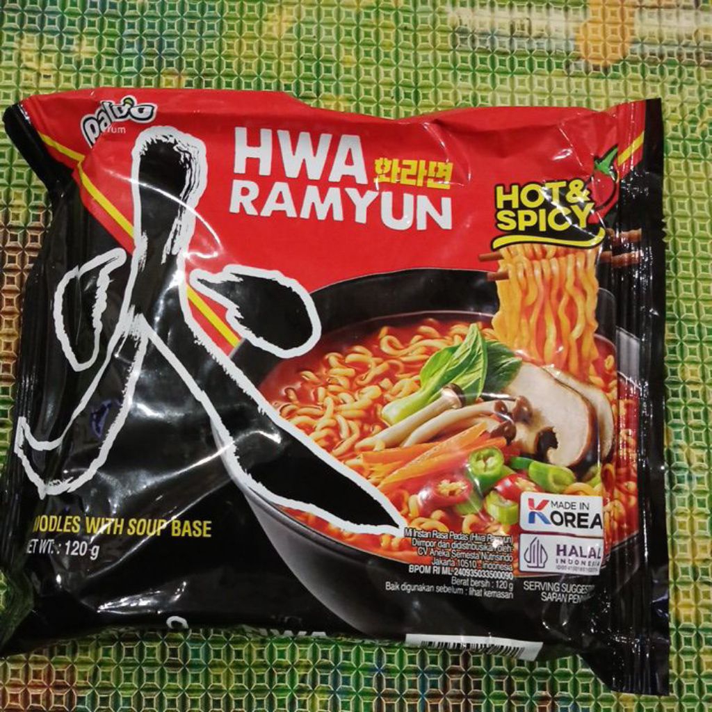 

Noodle With Soup Base Hwa Ramyun 120 gram exp 3/26
