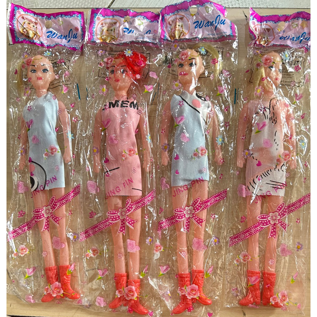 boneka Barbie mini random