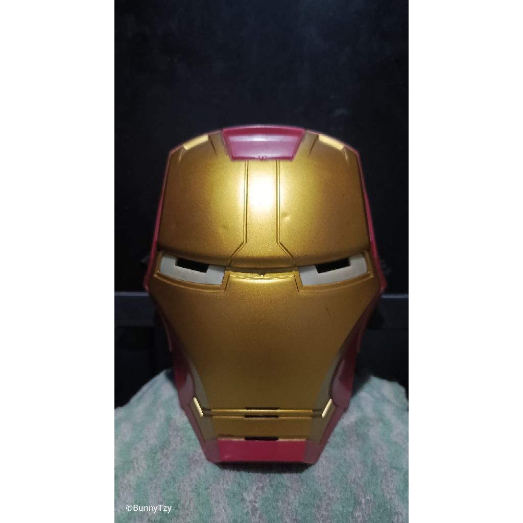 Topeng cosplay festival iron man bisa nyalah lampu led