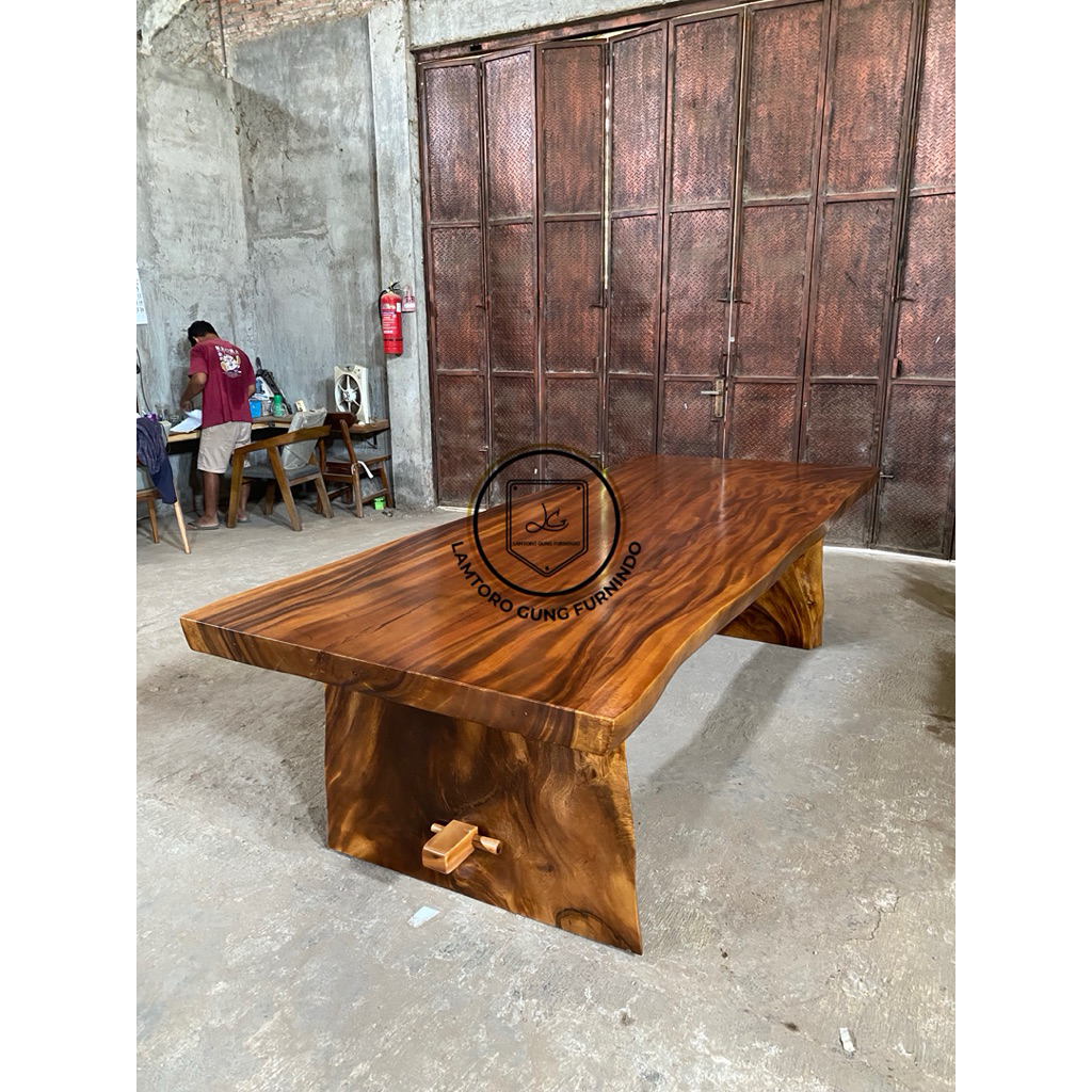 Meja Makan Solid Trembesi Kayu