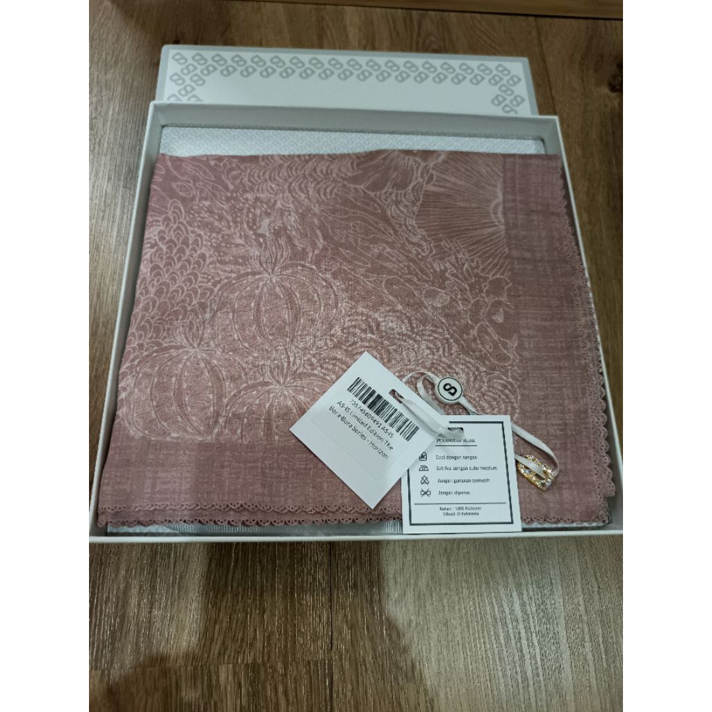 Bora bora horizon as is buttonscarves