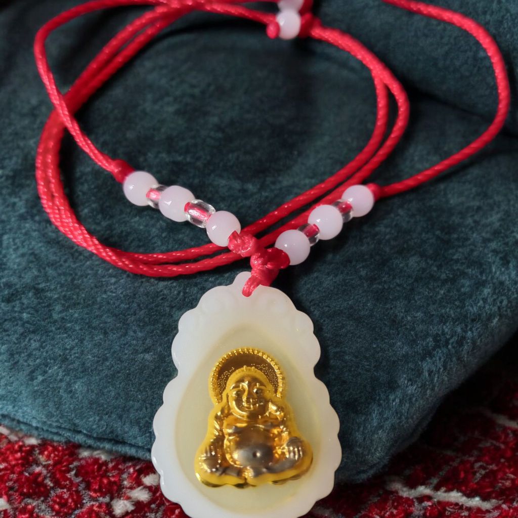 kalung liontin Tali Merah Buddha Maitreya Giok Putih