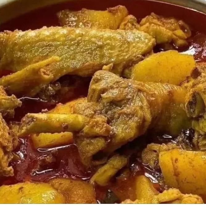 

Gulai Ayam (Ayam Kampung)