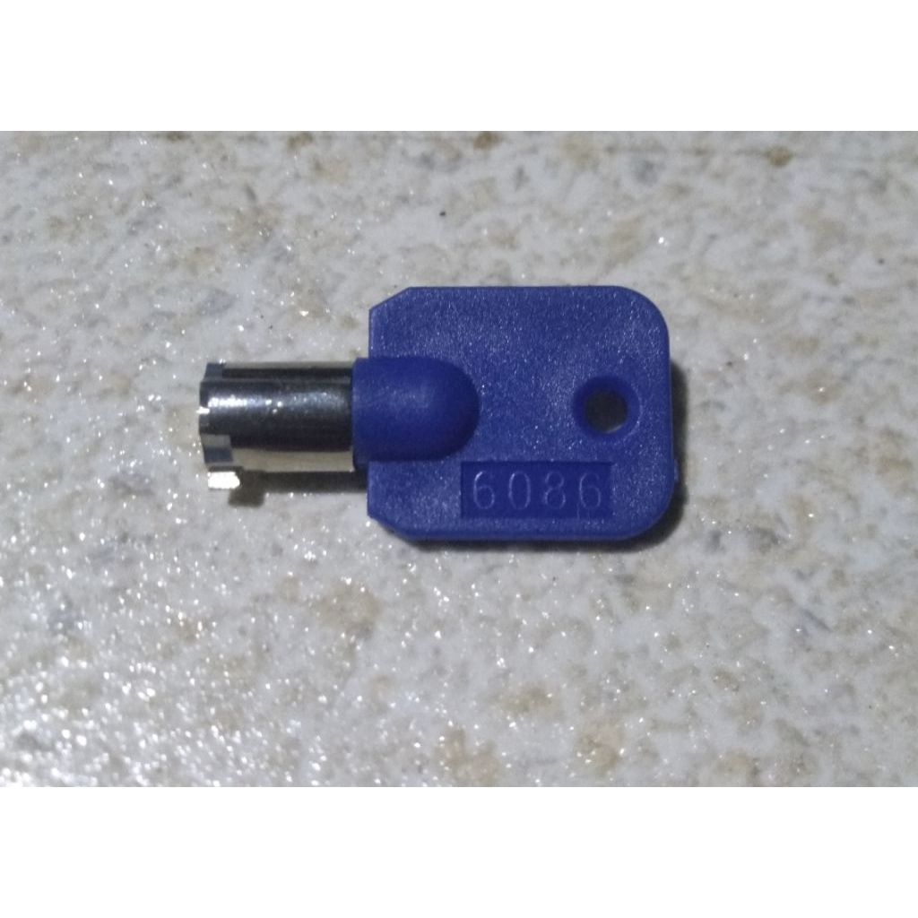 Anak kunci Biru Mesin Capit Boneka 6086