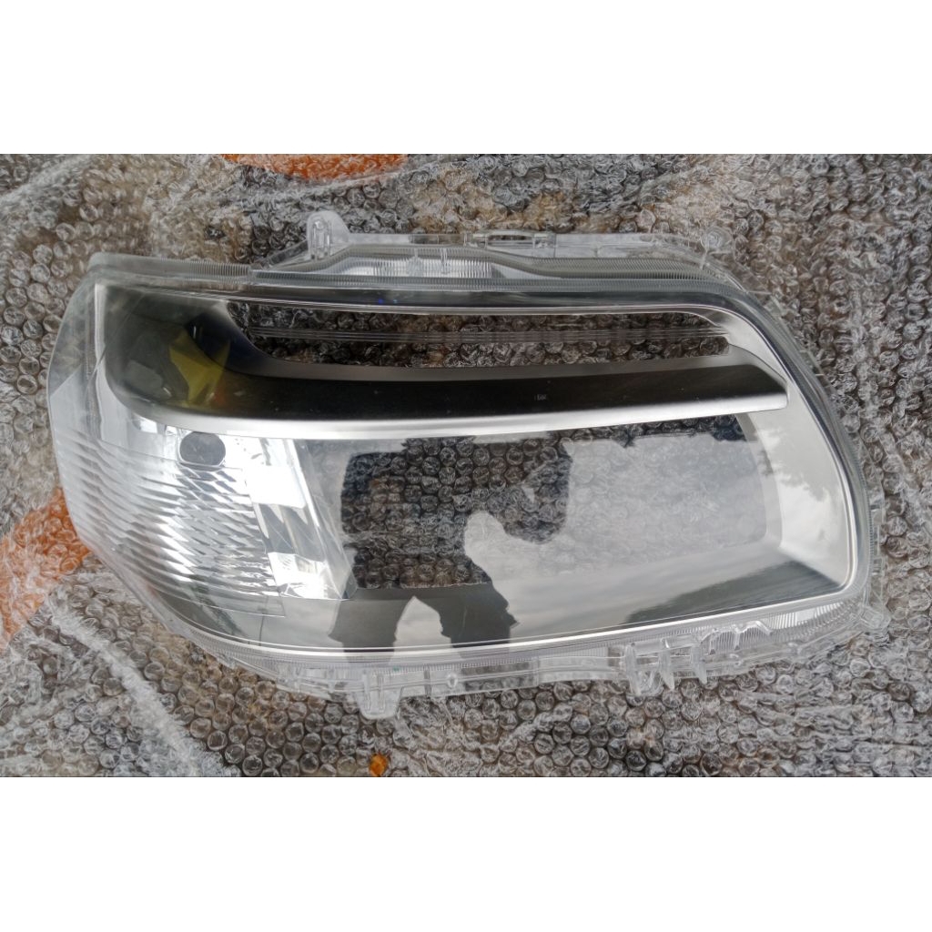 MIKA HEADLAMP TOWNACE + REFLEKTOR . RH KANAN.