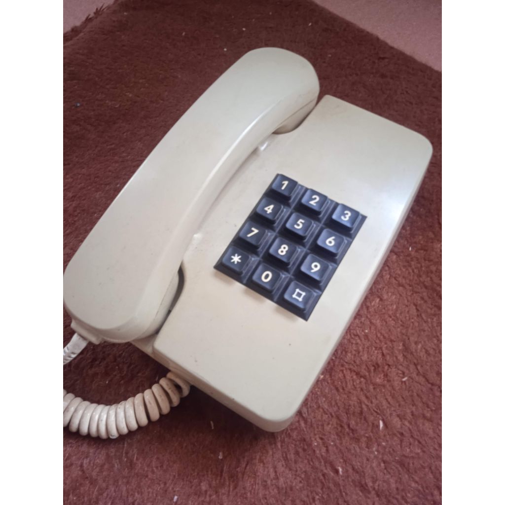 telepon jadul pajangan