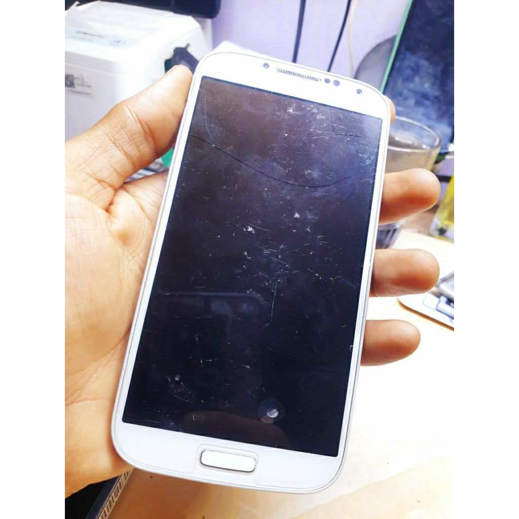 Unit Samsung S4 E300K Made In Korea LTE Minum LCD Pecah Dalam