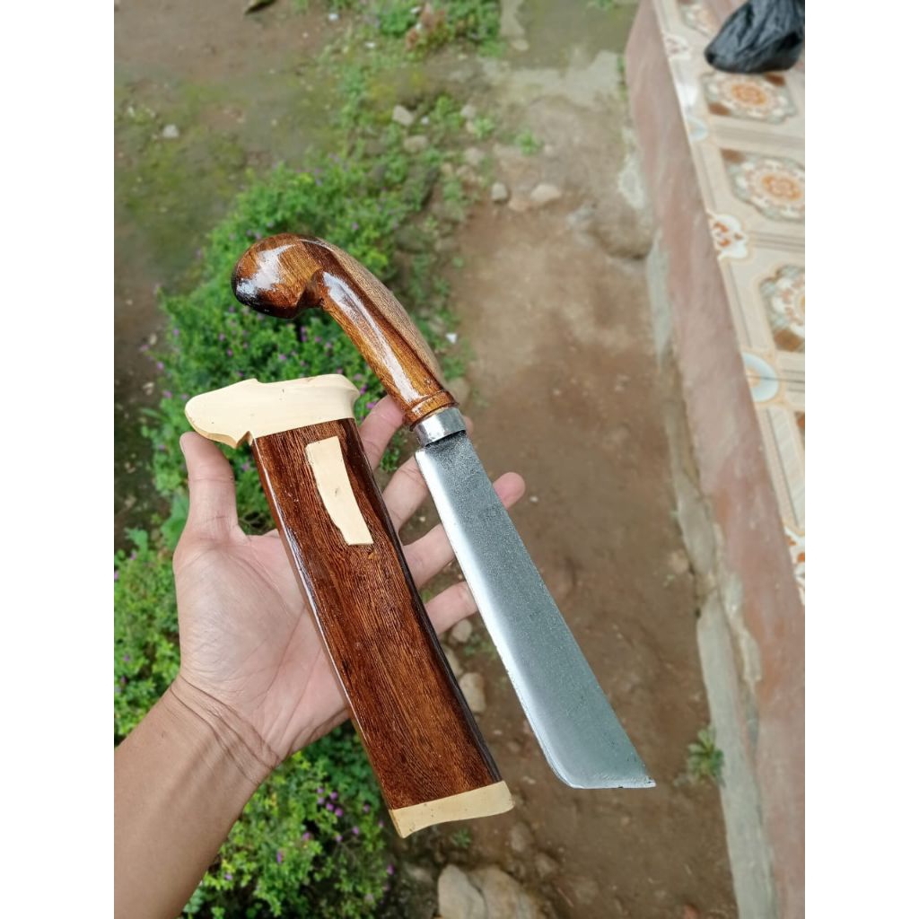 gocil baja per alat berkebun