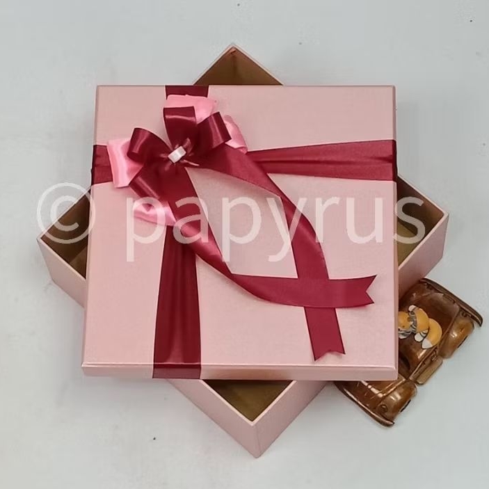 

PAPYRUS 25x25 Tinggi 5cm Kotak Kado Gift Box Hardbox Hampers V1