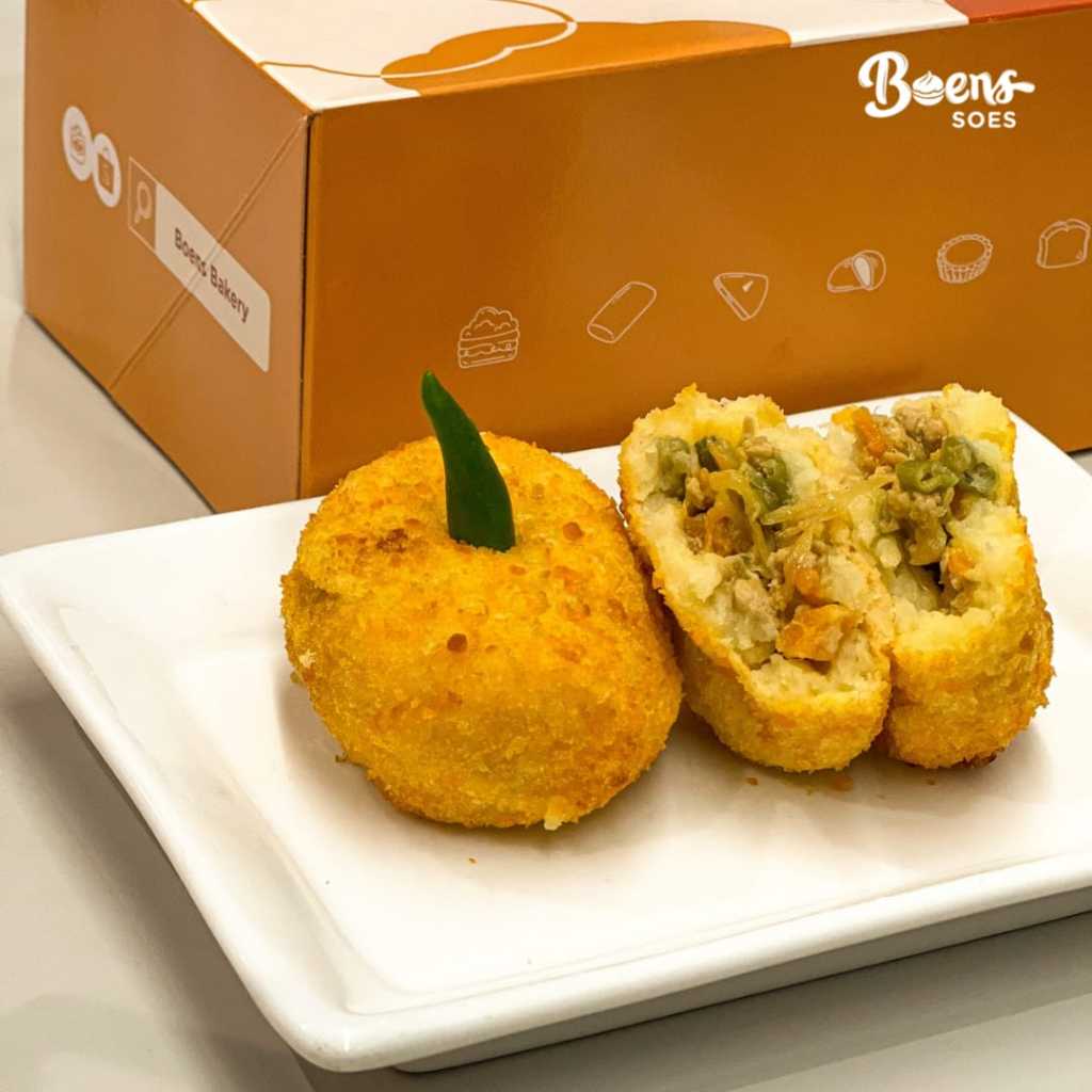 BOENS BAKERY -  Kroket (isi ayam cincang, buncis & wortel) - (per 2 buah)