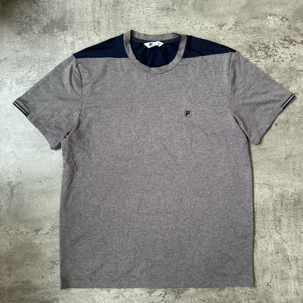 size fit XL baju kaos lengan pendek fila abu olahraga second bekas preloved thrift murah