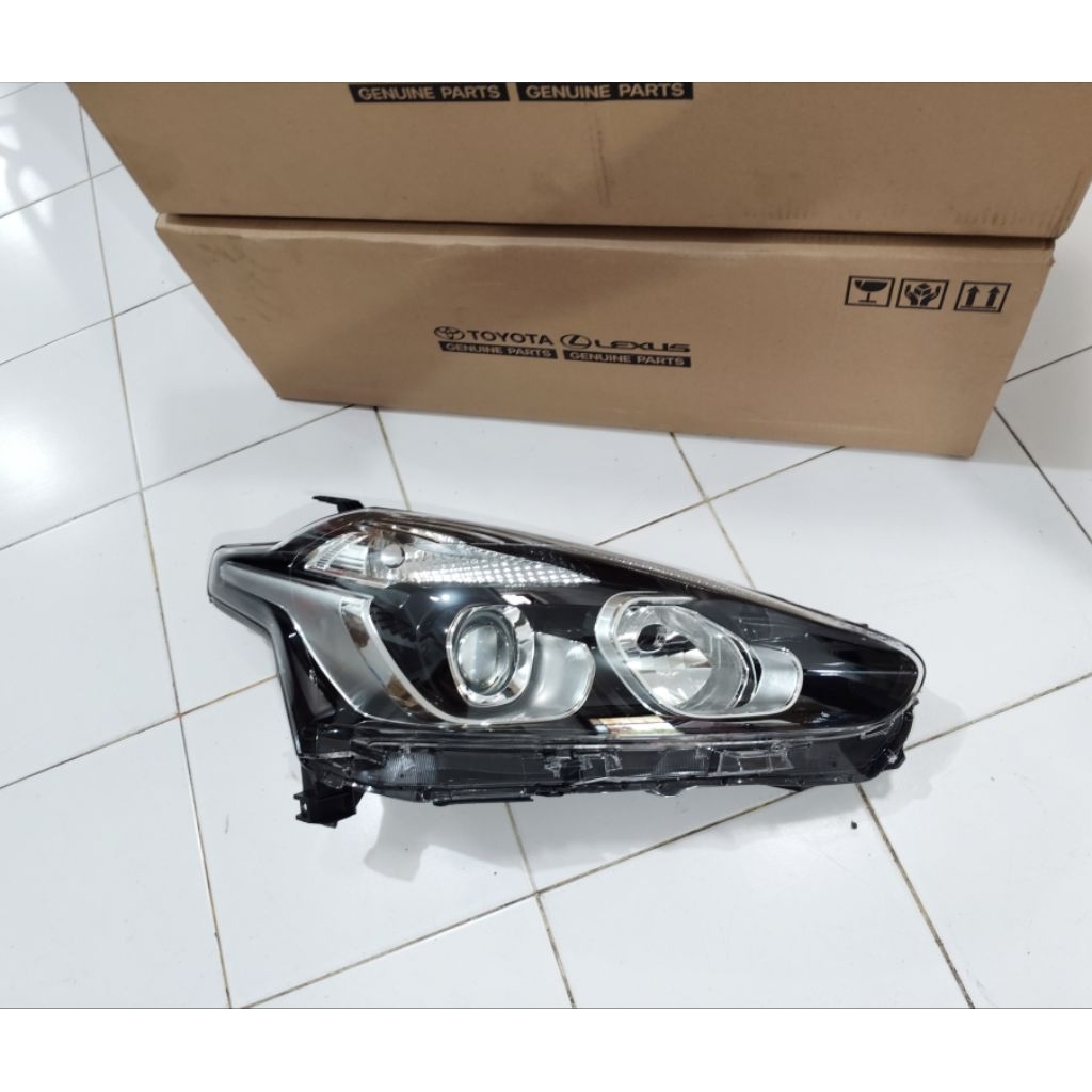 headlamp lampu depan toyota sienta 2016 2017 2018 2019 2020 2021 tipe v ori