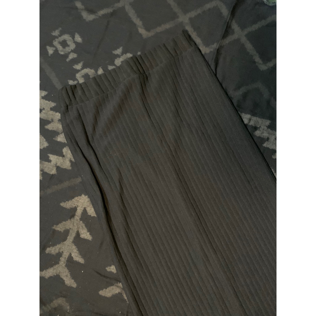 (PRELOVED) rok span hitam