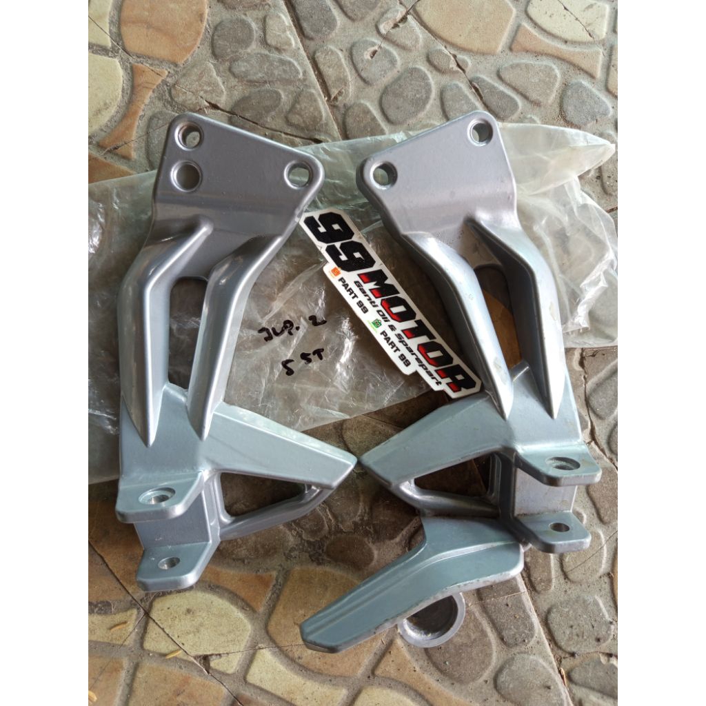 footstep barstep step belakang kanan kiri yamaha jupiter z