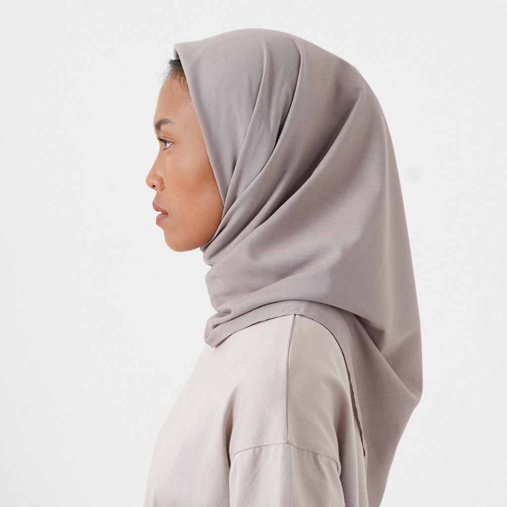 Queensland Basic Square Hijab Segi Empat  LIN000641Q Oatmilk