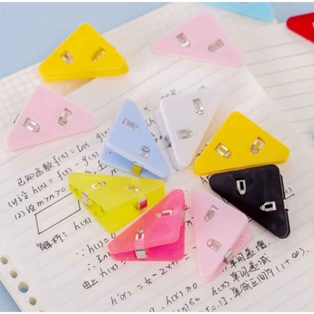 

Paper Clip Segitiga - Klip Sudut Penjepit Kertas Buku warna beragam menarik - Hitam