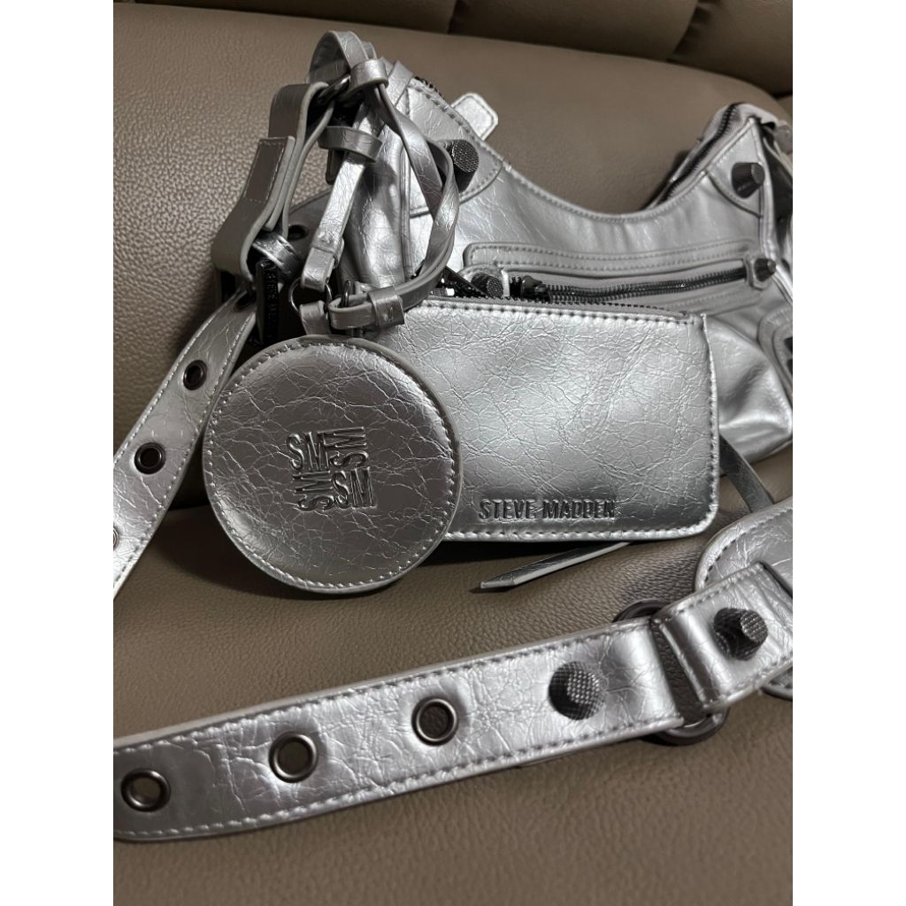 Preloved_Steve_Madden_BGLOWING_Women's_Crossbody_Bags-Silver||Tas_steve_madden_silver||Tas_branded||