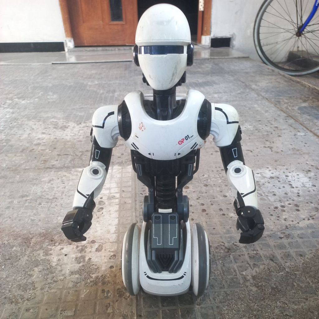 robot ycoo neo op one - Sharper Image OP ONE ROBOT