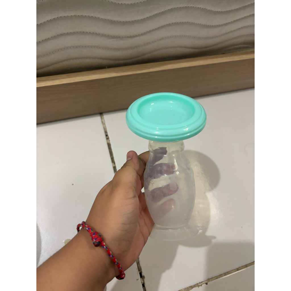 [PRELOVED] Mooimom Silicone Breast Pump