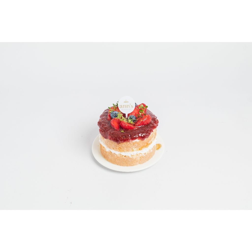 

Ann's - Tres Leches Red Berry - Birthday Cake / Kue - Round 10 cm
