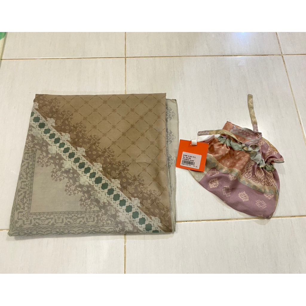 Preloved Pasaman Scarf by Ria Miranda