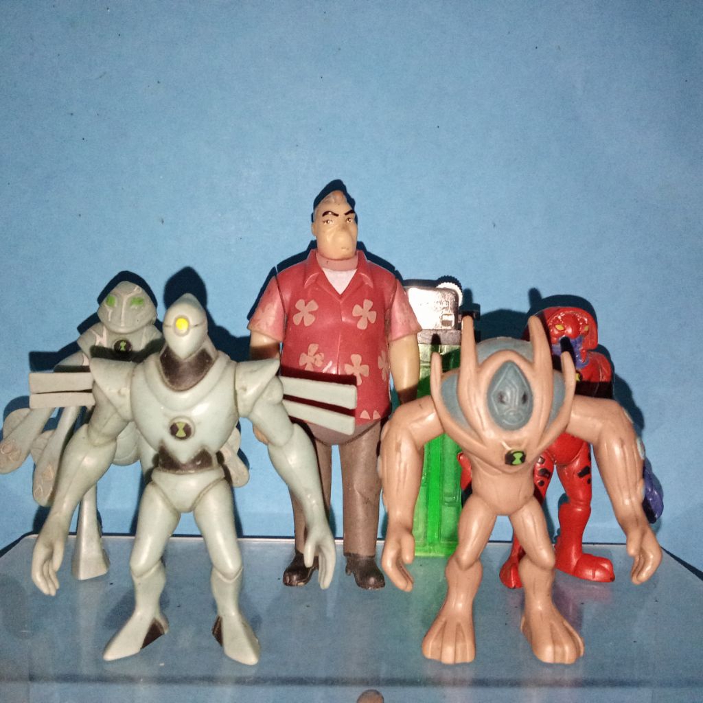 Figure Ben 10 preloved (artikulasi lengan)