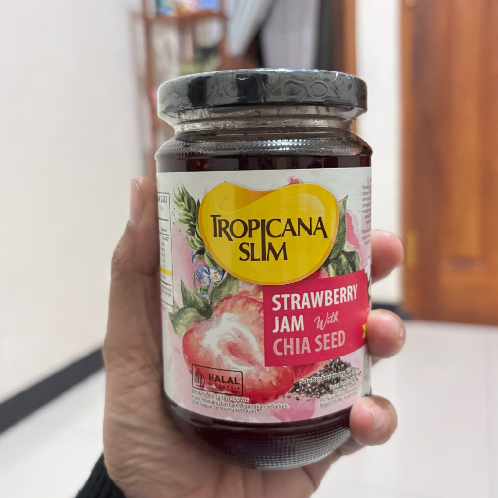

TROPICANA SLIM SELAI STRAWBERRY JAM (ED KURANG DARI 3 bulan)