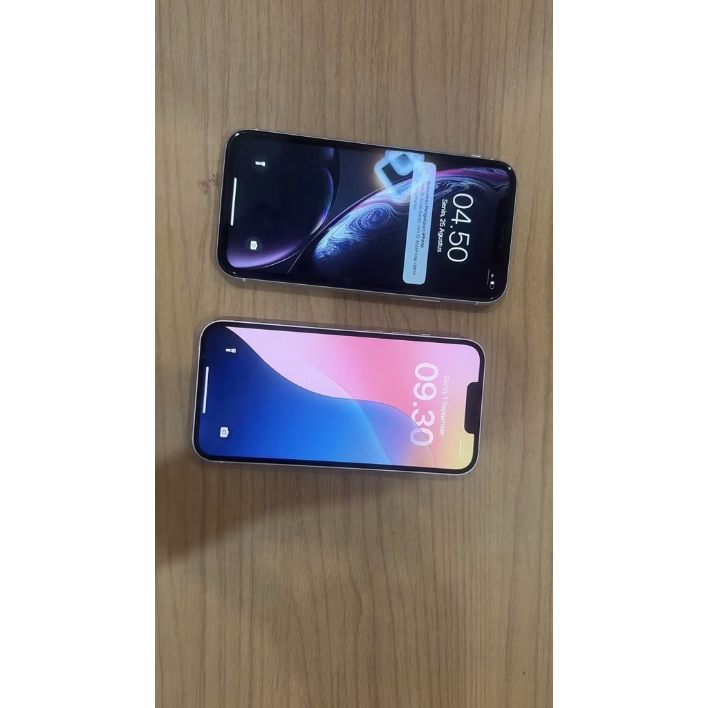 Paket 2 Iphone Unit Only Mulus Seperti Baru ( Iphone XR 128 Gb dan Iphone 13 128Gb ) Jual Murah 1 Pa