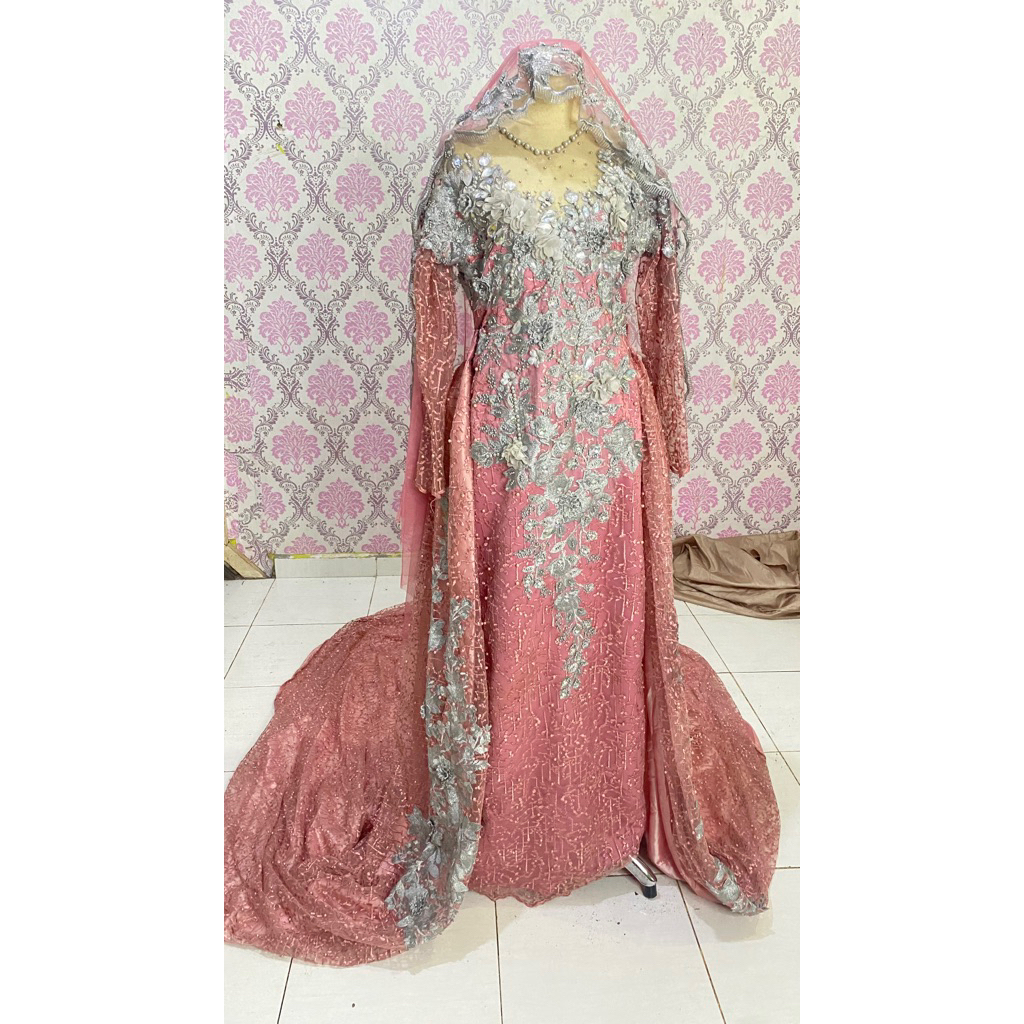 gaun warna Dusty pink