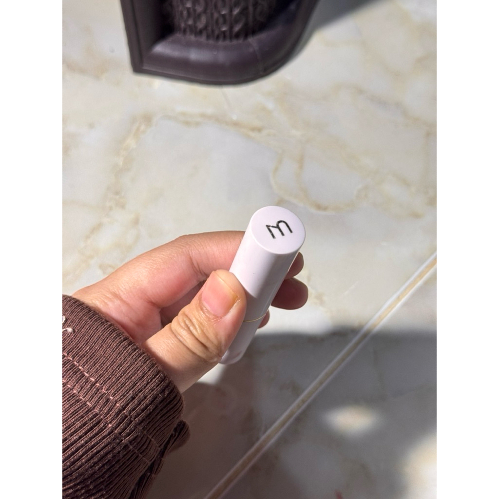 Preloved mercredi lipfinite glaze shade framboise