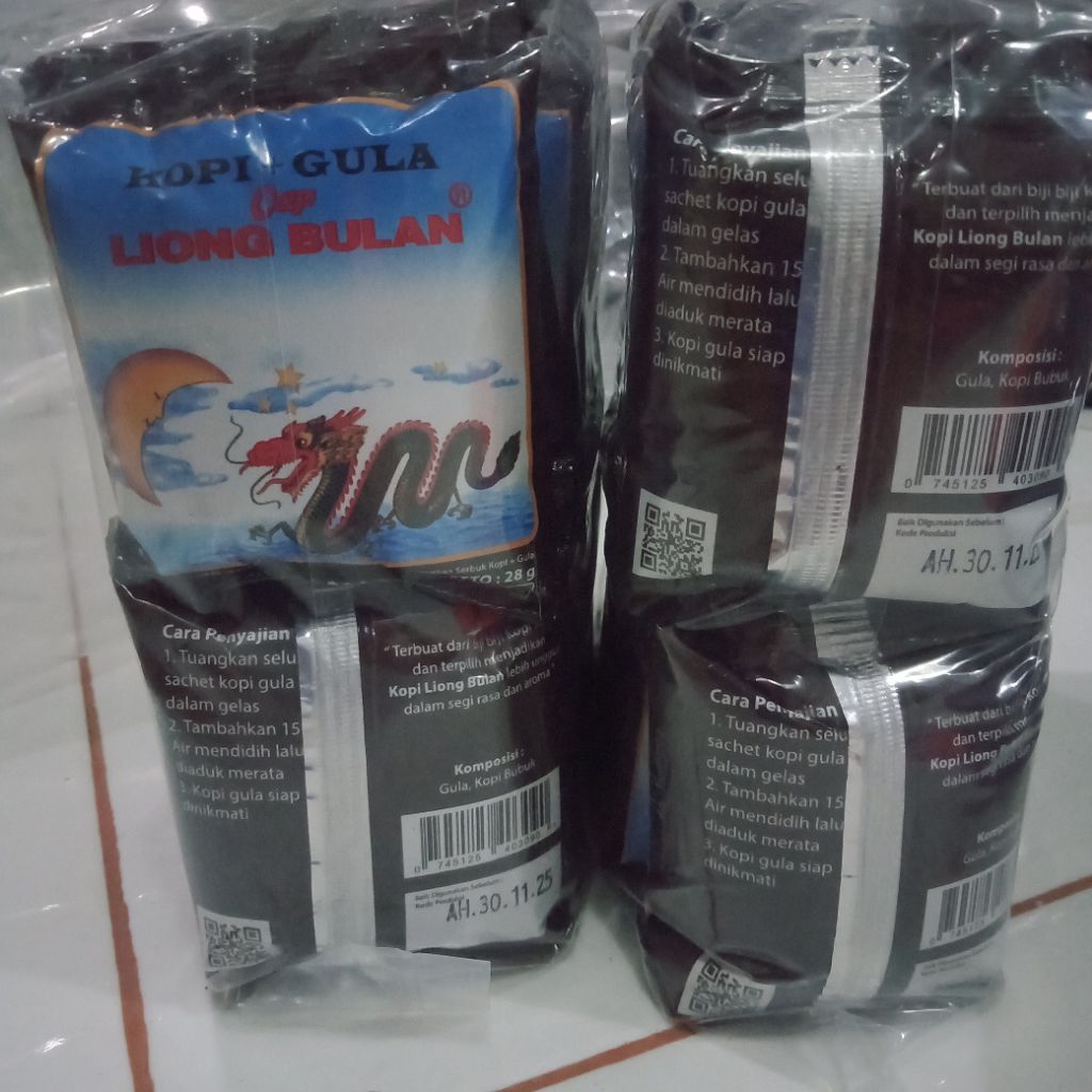 

kopi liong bulan 2pak (4renceng 40sachet) kopi gula kopi hitam liong khas bogor