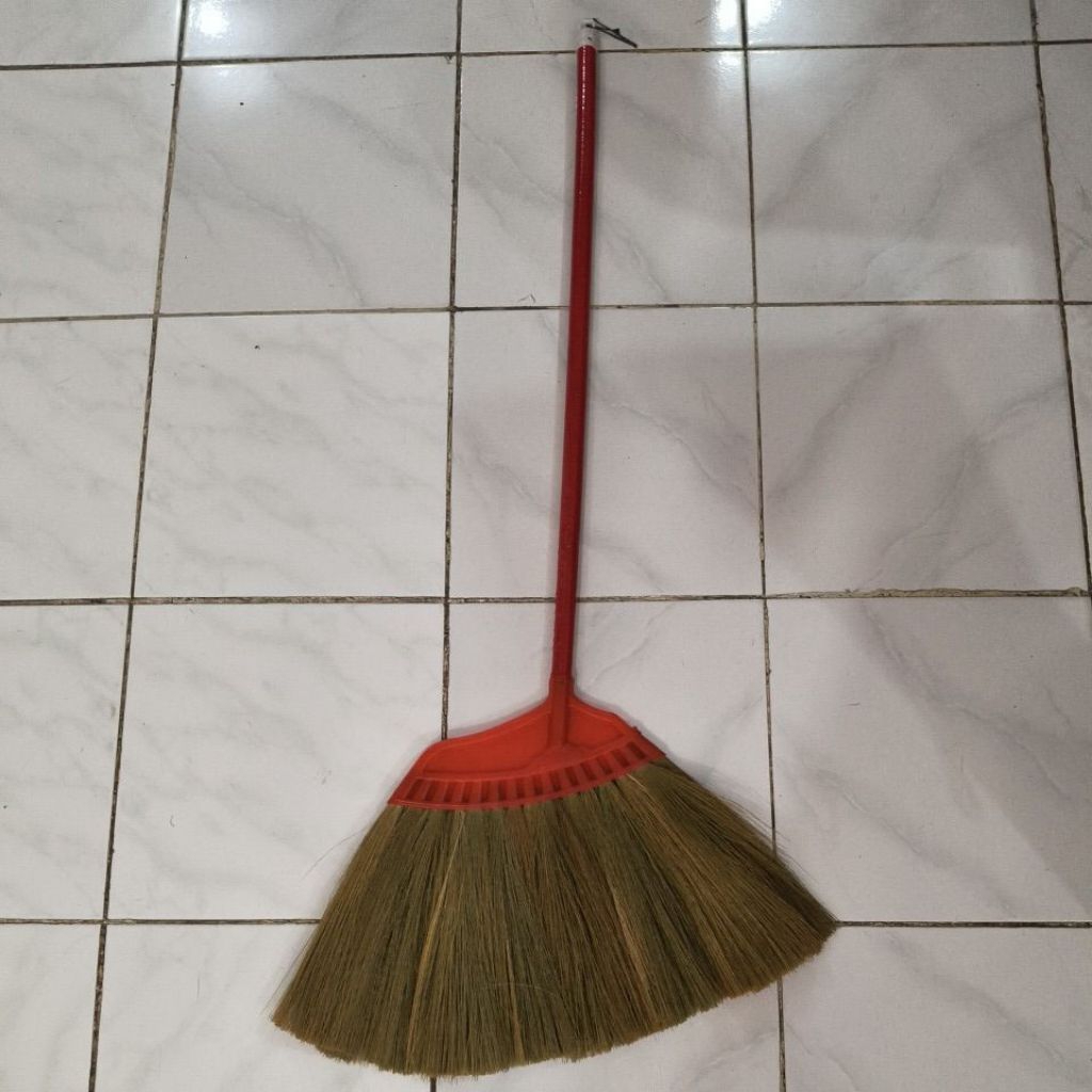 Sapu Rayung / Sapu Lantai Rayung / Sapu Jerami model Kipas