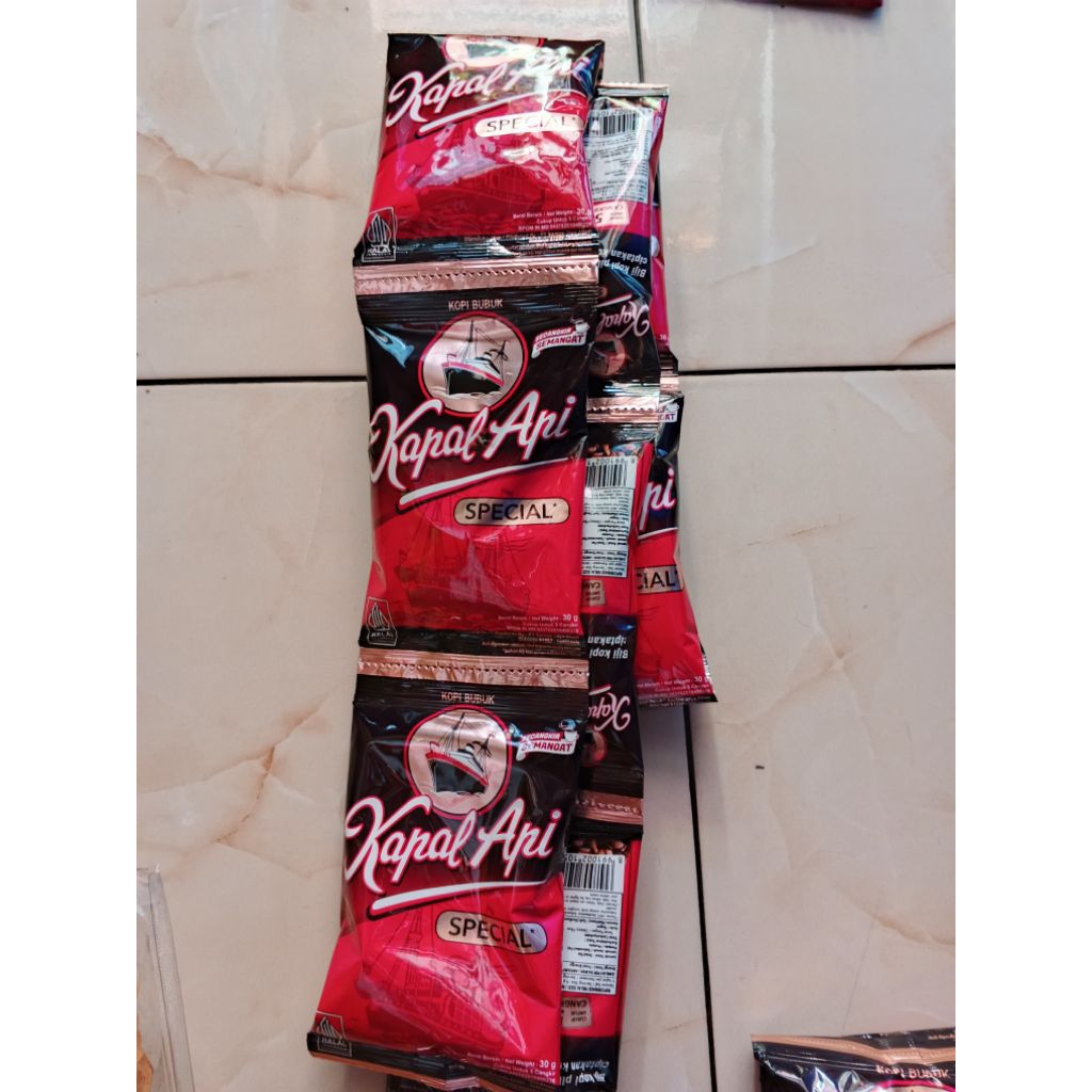

kopi hitam kapal api 30g 1renteng isi 10