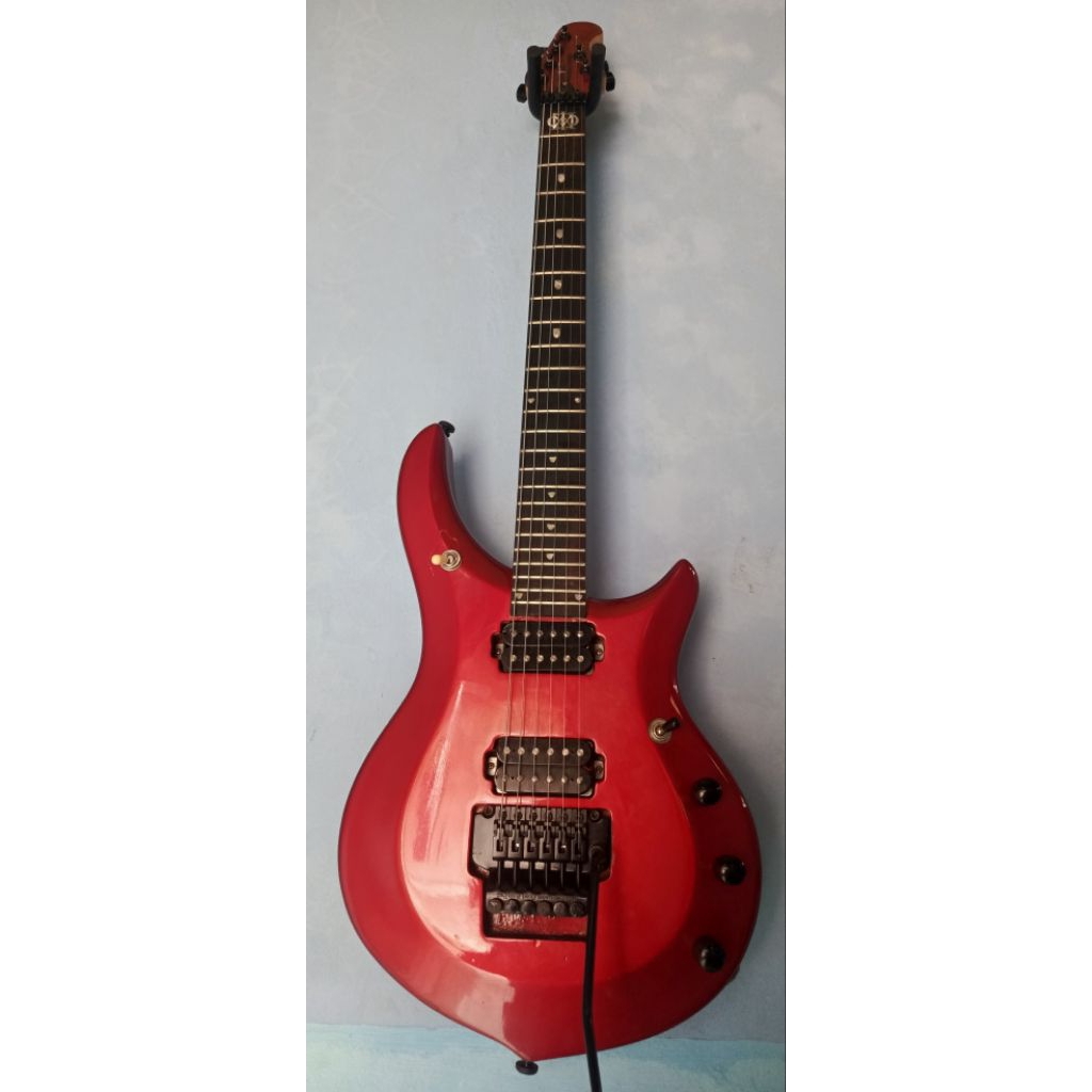 Gitar Musicman Majesty