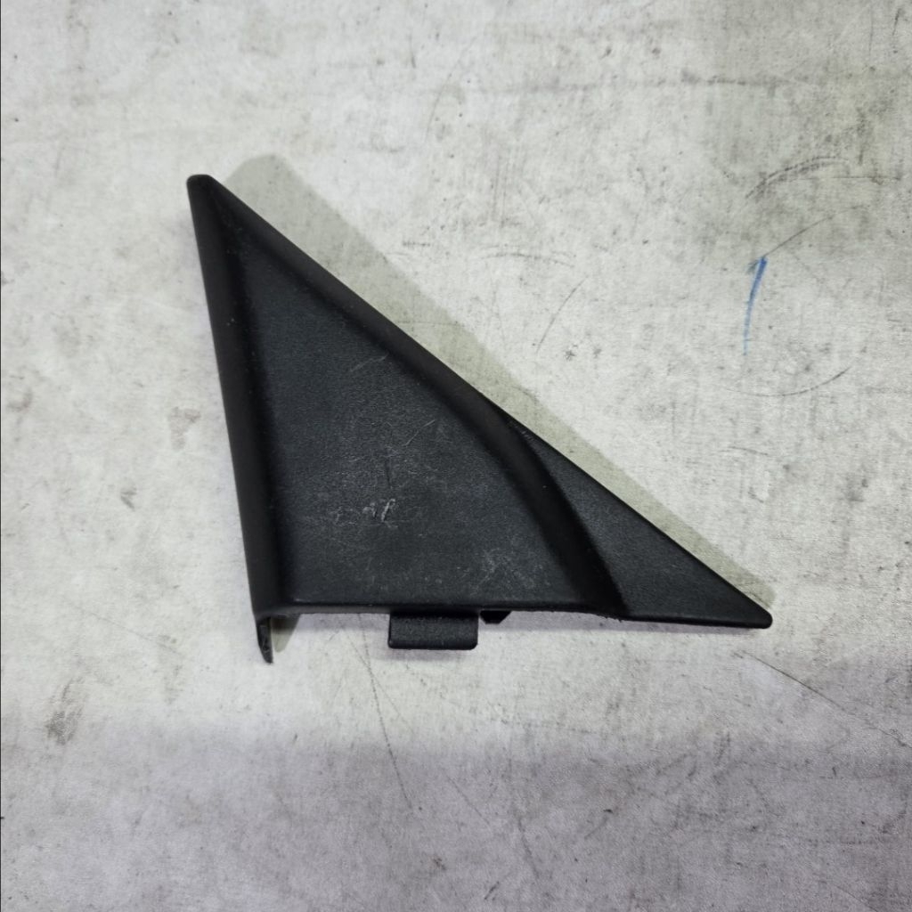 Cover tutup segitiga dalam spion kiri honda accord cielo 76270-SV4-000