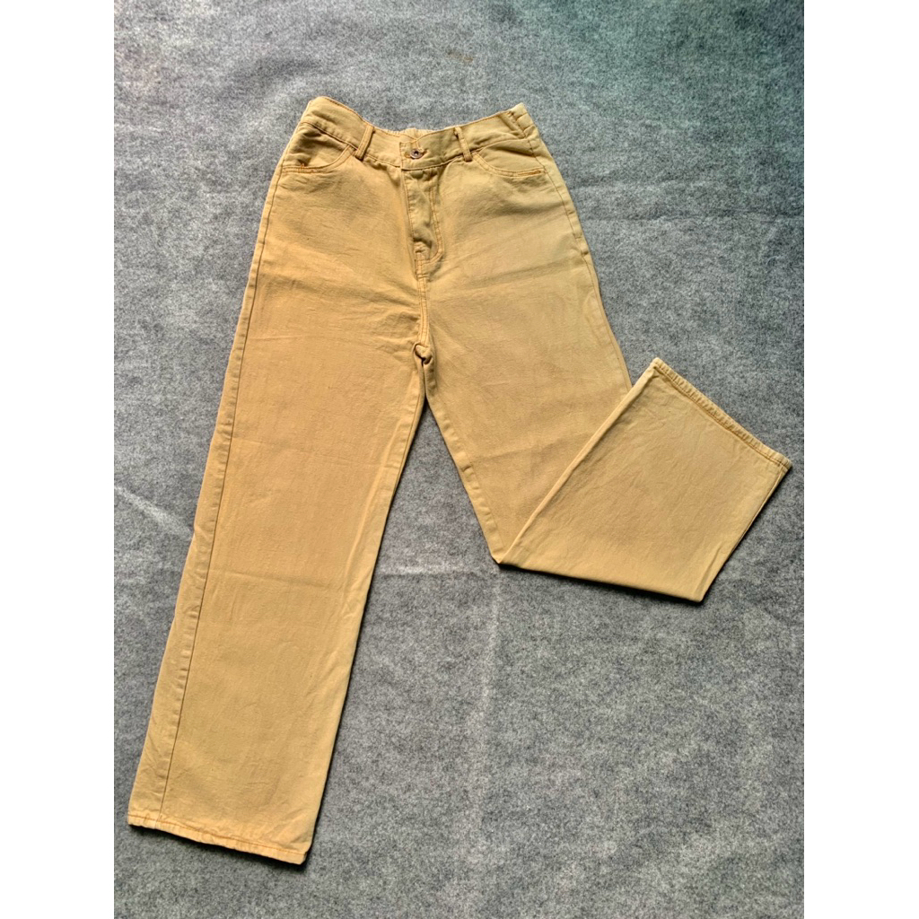 Celana Chino Wanita Warna Coklat Muda-Preloved 99%