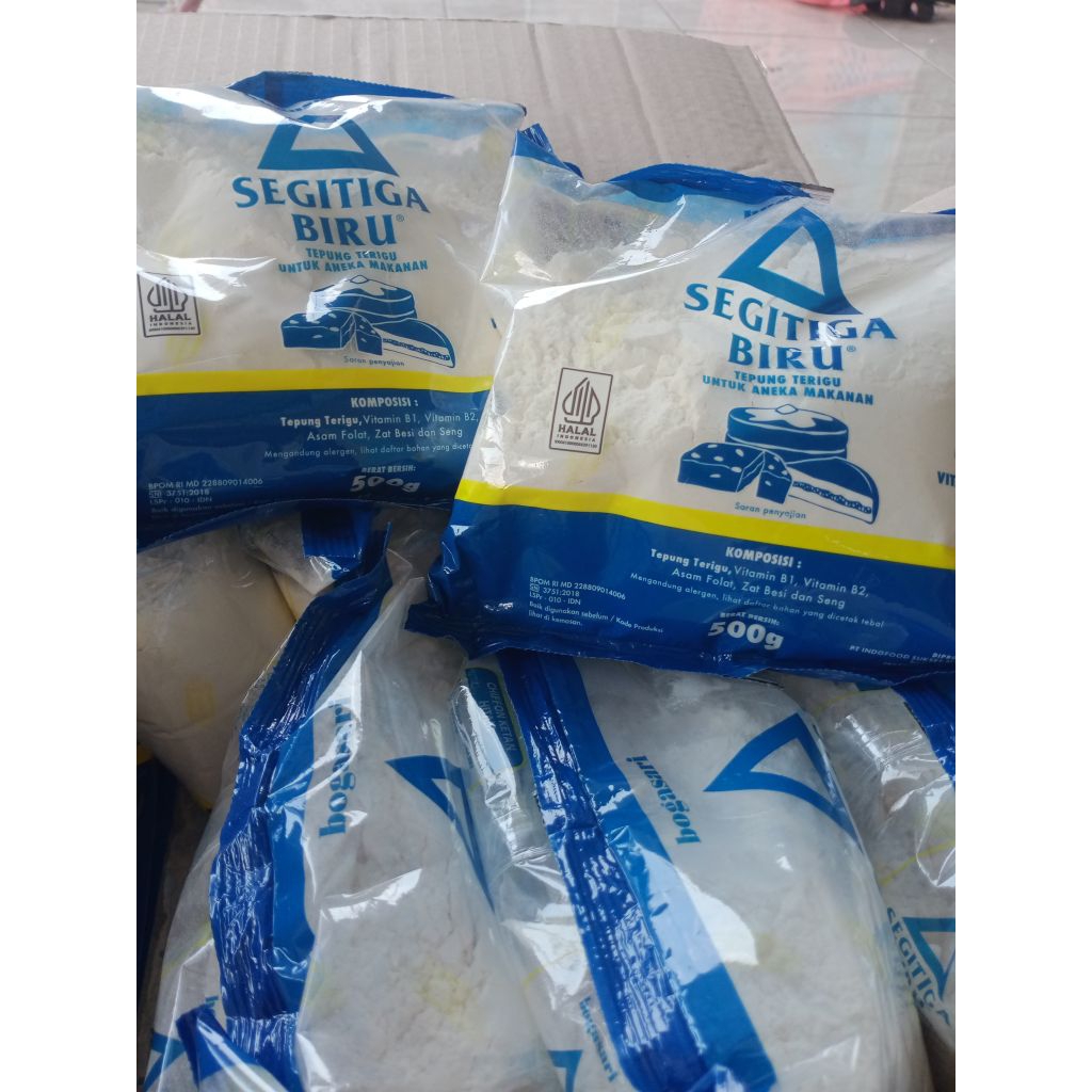 

tepung terigu segitiga biru 500 gram