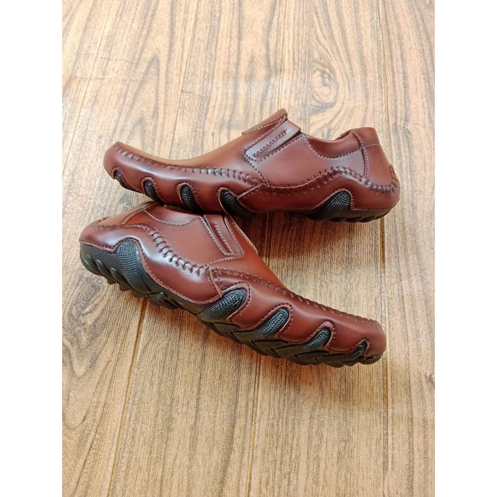 Sepatu pria terbaru sepatu casual  sepatu santai pria