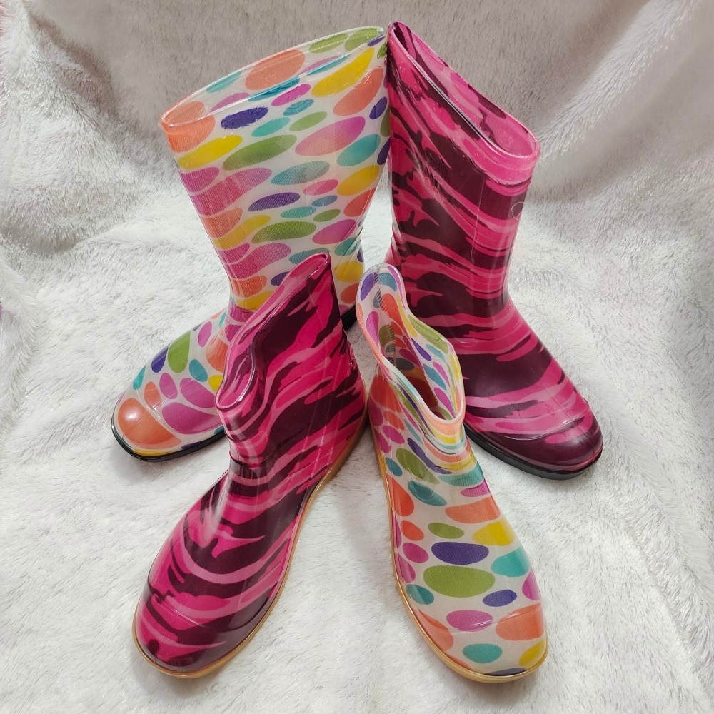 Sepatu Boots merk HUNTER untuk Wanita bahan Karet Anti Air Anti Slip dan Ringan cocok di segala cuac