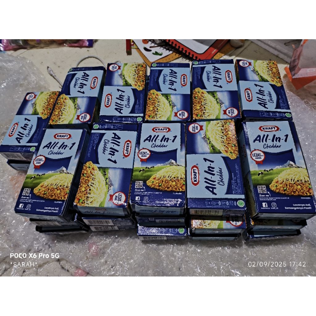 

Keju Kraft All in 1 Keju Cheddar Parut 150 Gram