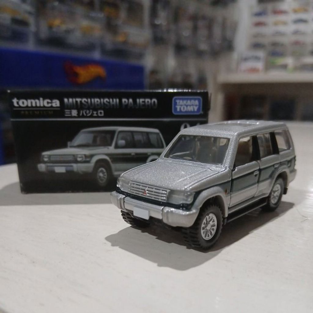 Tomica Premium Mitsubishi Pajero #04