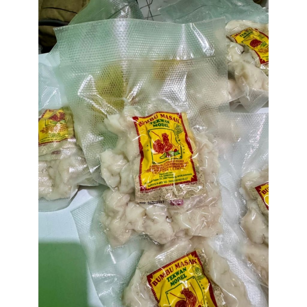 

TEKWAN IKAN GABUS PLUS BUMBU, GLUTEN FREE