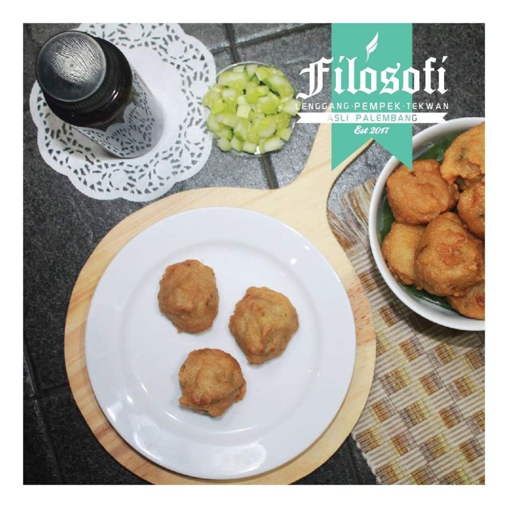 

Pempek Adaan Asli Palembang Ikan Tenggiri isi 10pcs