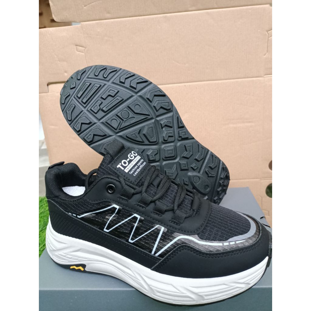 sepatu gunung(trekking)