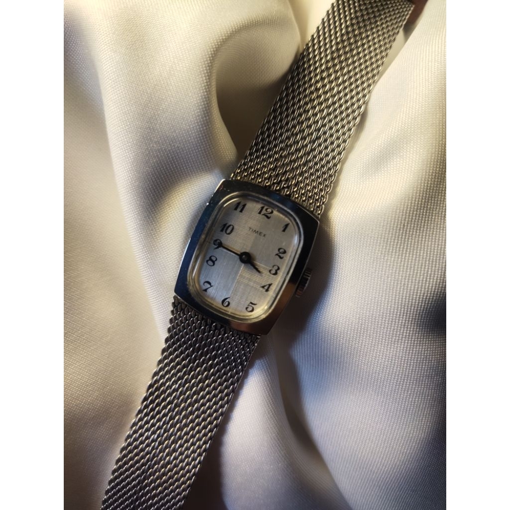 Jam tangan vintage by Timex Manual Winding