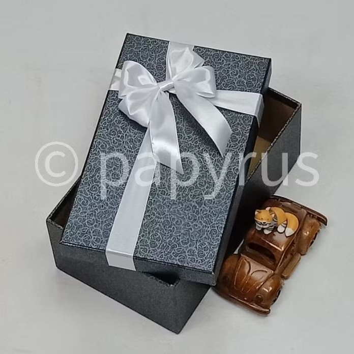 

PAPYRUS 15x25 Tinggi 8cm Kotak Kado Gift Box Hardbox Hampers Hadiah V1