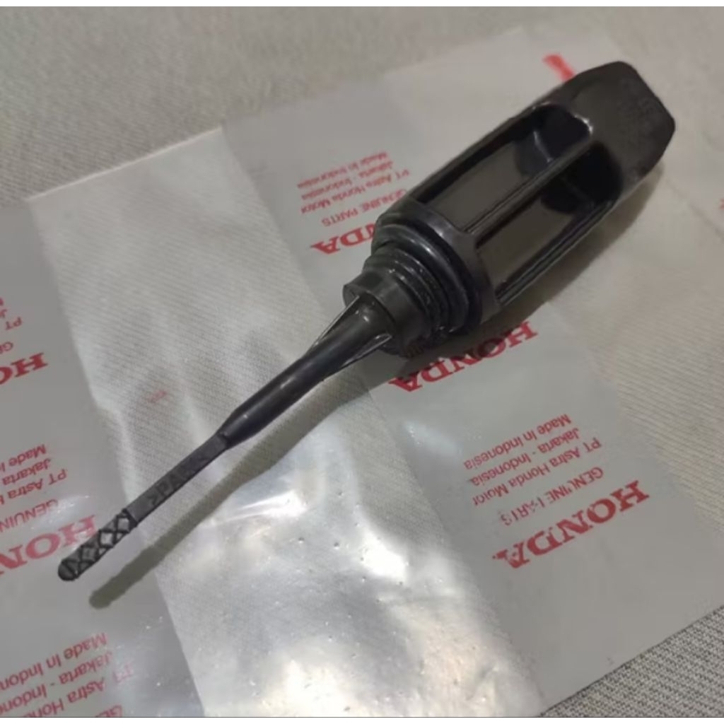 Gauge oil level tutup oli atas colokan oli stick oli Honda Genio Scoopy K2F Beat K1A original AHM