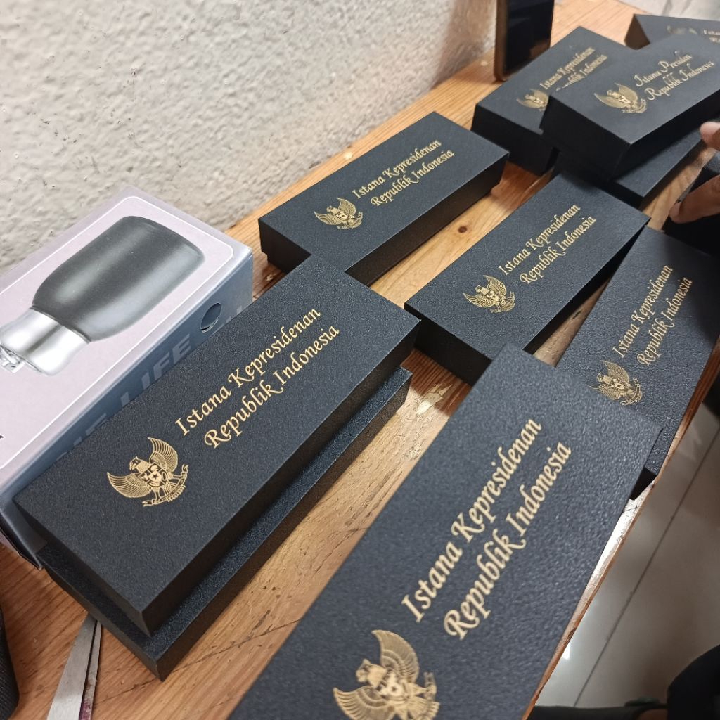 

pulpen parker dan ganci istana exclusive gratis grafir logo atau nama