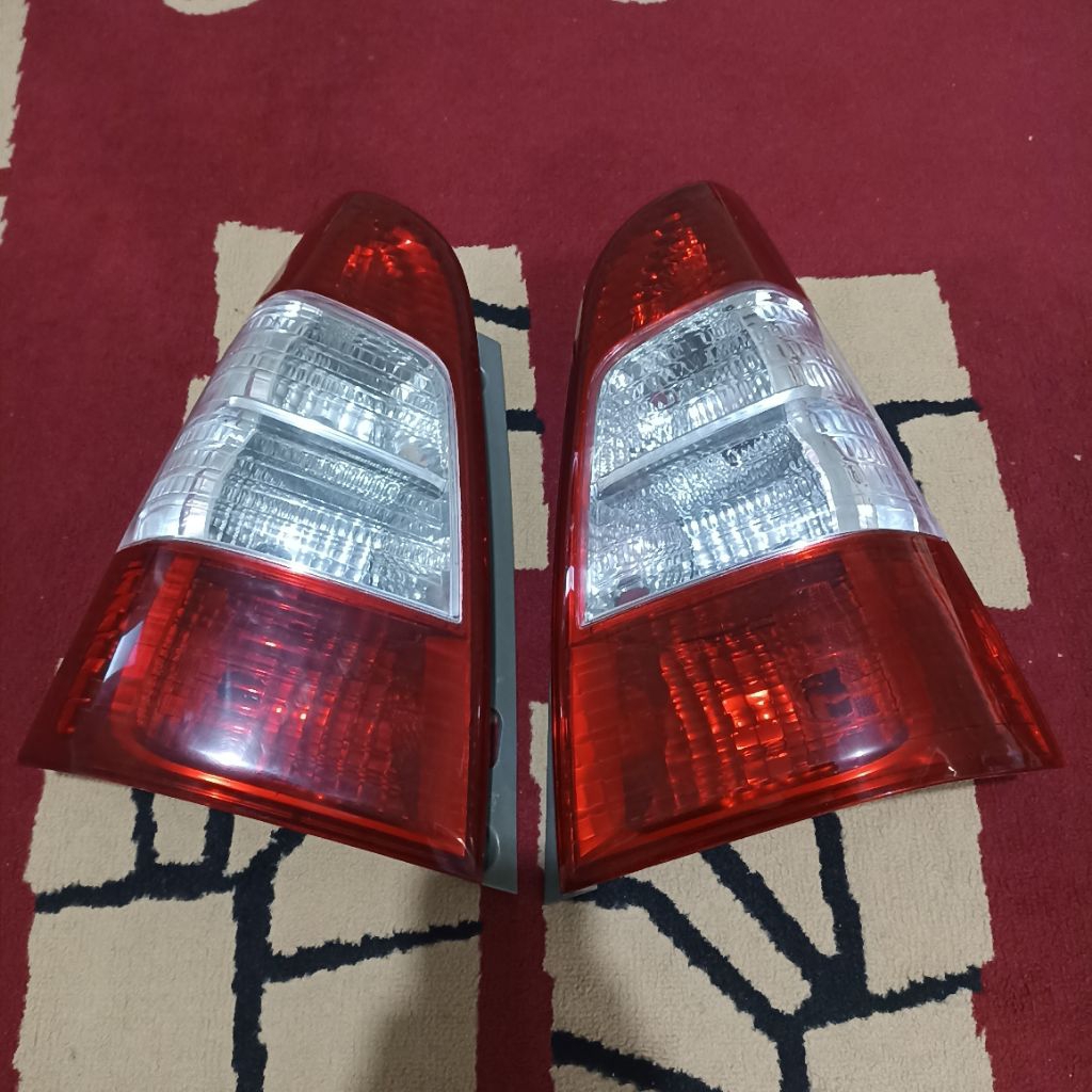 Stoplamp Lampu Rem Toyota Innova Tahun 2012-2015 Original Second