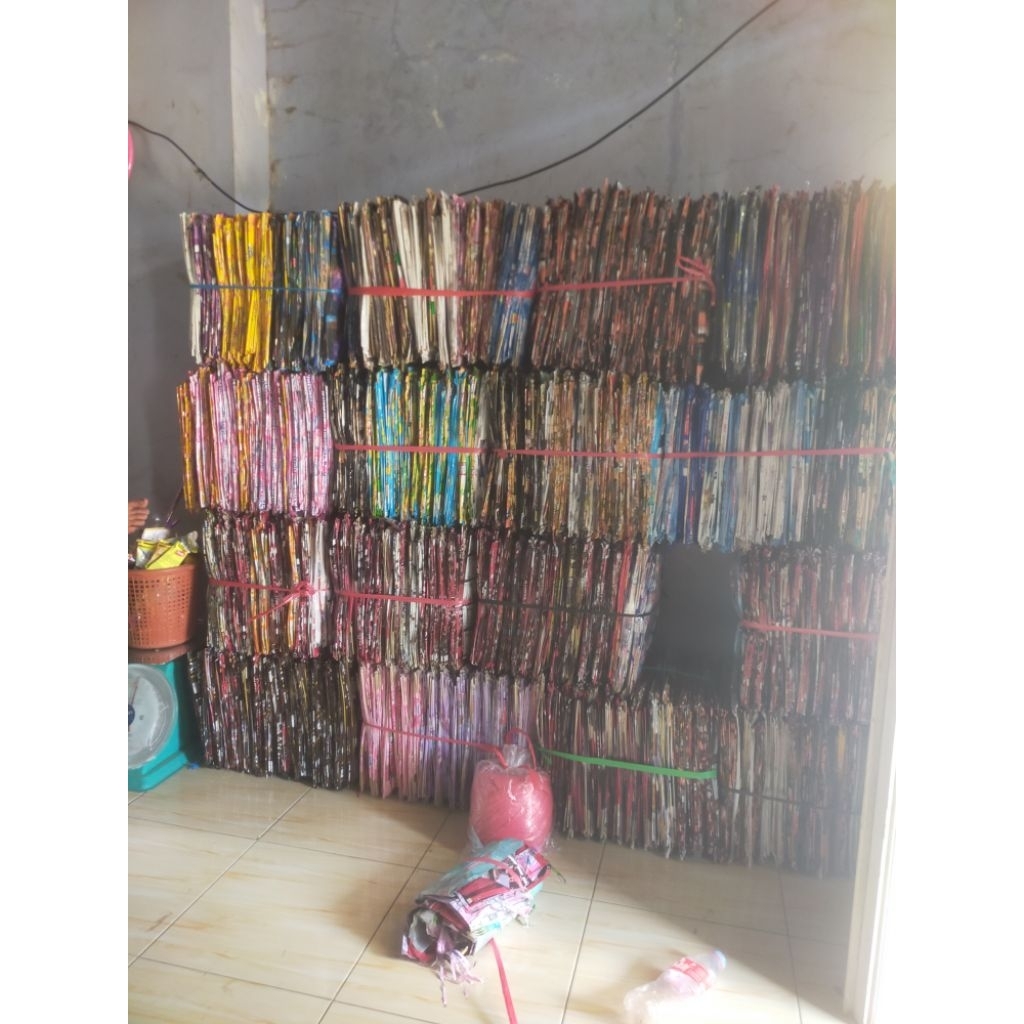 layangan plastik super ukuran 58 ukuran 58 isi 25 pcs (bonus2)